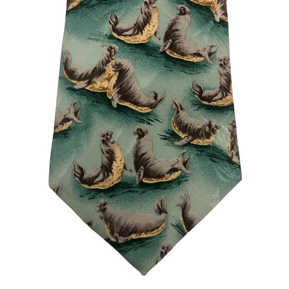Elephant Seal Tie - Picture 4 of 6